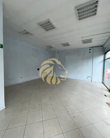 Tirane, jepet me qera ambjent biznesi , 225 m² 2.250 € (Laprak)