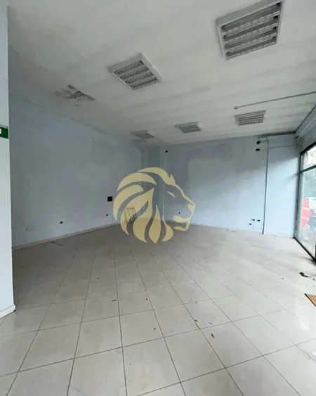 Tirane, jepet me qera ambjent biznesi , 225 m² 2.250 € (Laprak)