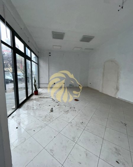 Tirane, jepet me qera ambjent biznesi , 225 m² 2.250 € (Laprak)