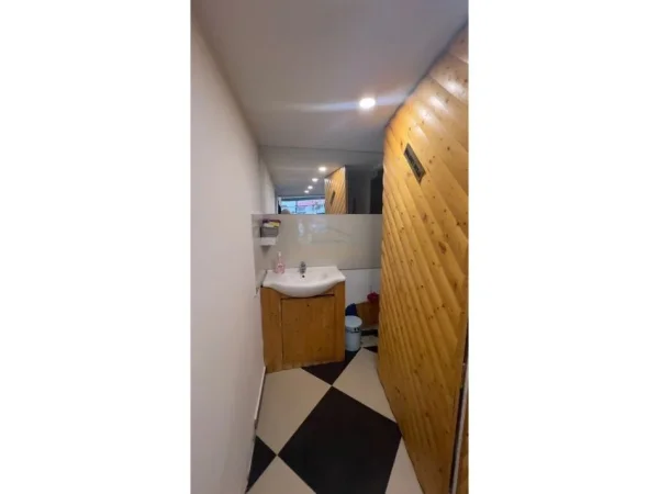 Tirane, shitet ambjent biznesi Kati 0, 69 m² 130.000 € 