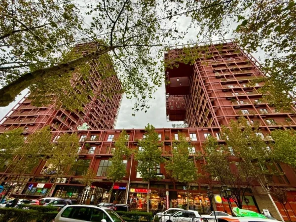 Tirane, jepet me qera ambjent biznesi , 159 m² 2.000 €