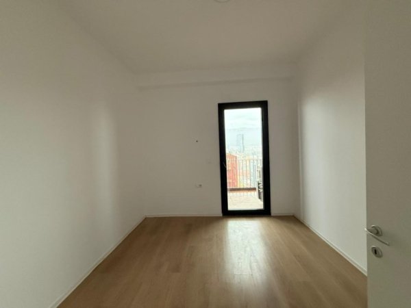 Tirane, jepet me qera ambjent biznesi , 159 m² 2.000 €