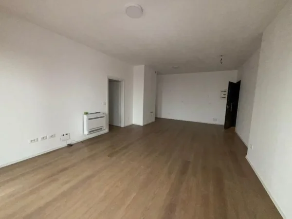 Tirane, jepet me qera ambjent biznesi , 159 m² 2.000 €