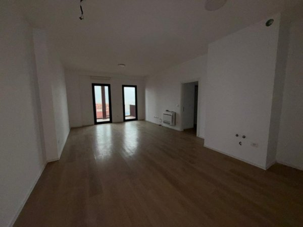 Tirane, jepet me qera ambjent biznesi , 159 m² 2.000 €