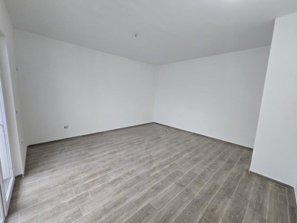 Tirane, shitet apartament 1+1+Ballkon Kati 3, 85 m² 121.000 € (Bulevardi i Ri)