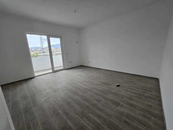 Tirane, shitet apartament 1+1+Ballkon Kati 3, 85 m² 121.000 € (Bulevardi i Ri)