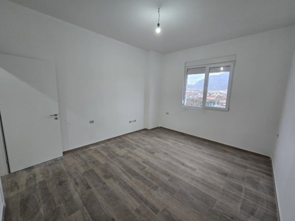 Tirane, shitet apartament 1+1+Ballkon Kati 3, 85 m² 121.000 € (Bulevardi i Ri)