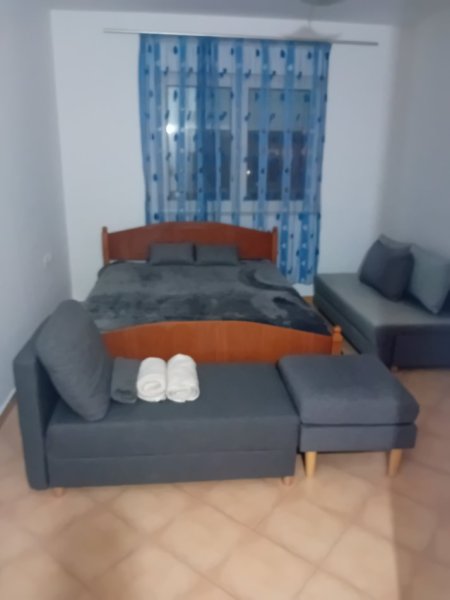 Tirane, jepet me qera apartament 1+1+Aneks+Ballkon Kati 2, 75 m² 721 € 
