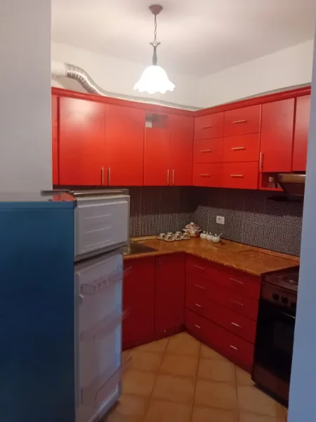 Tirane, jepet me qera apartament 1+1+Aneks+Ballkon Kati 2, 75 m² 721 € 