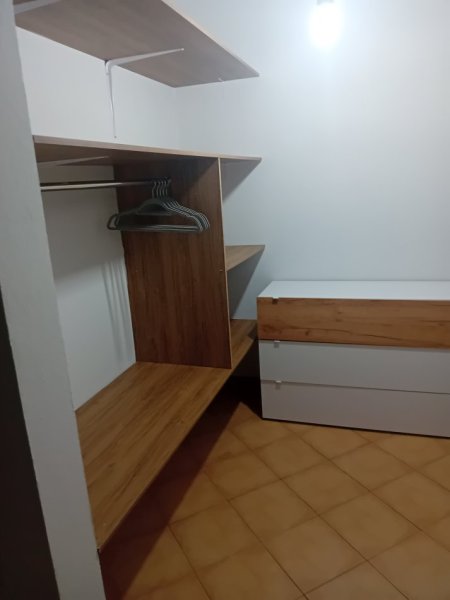 Tirane, jepet me qera apartament 1+1+Aneks+Ballkon Kati 2, 75 m² 721 € 