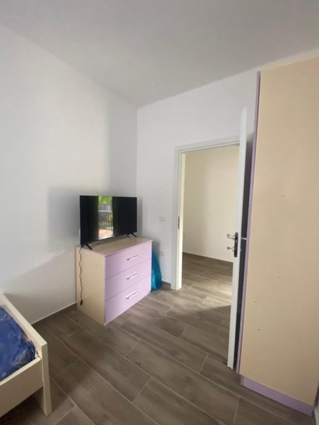 Tirane, jepet me qera apartament 2+1 Kati 2, 110 m² 500 € (Kombinat)