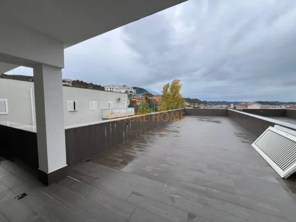 Tirane, shitet apartament 3+1 Kati 5, 158 m² 365.000 € (Selite)