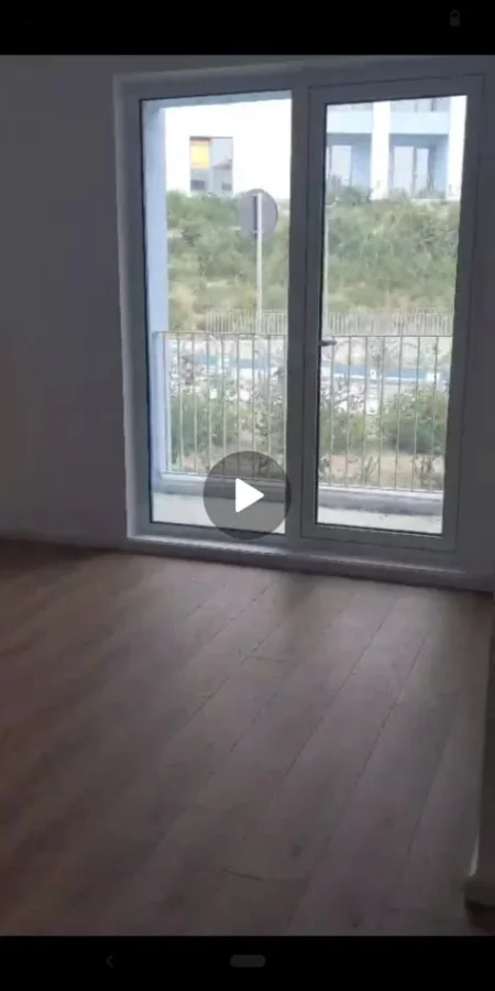 Tirane, jap me qera ambjent biznesi Kati 0, 60 m² 300 € (Dalip Topi)