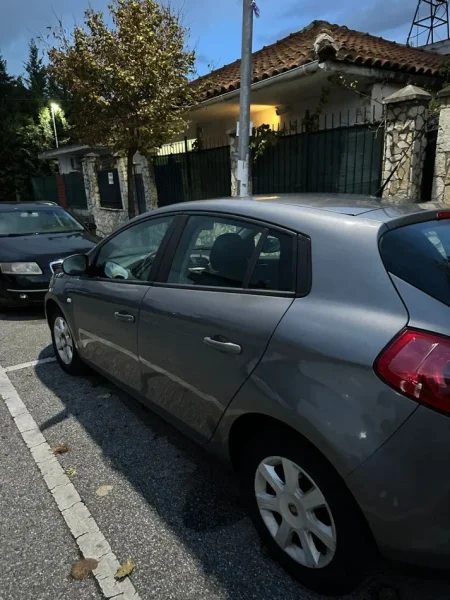 Tirane, shes makine Fiat Bravo Nafte, gri e erret manuale Kondicioner 6.000 km 2.700 €