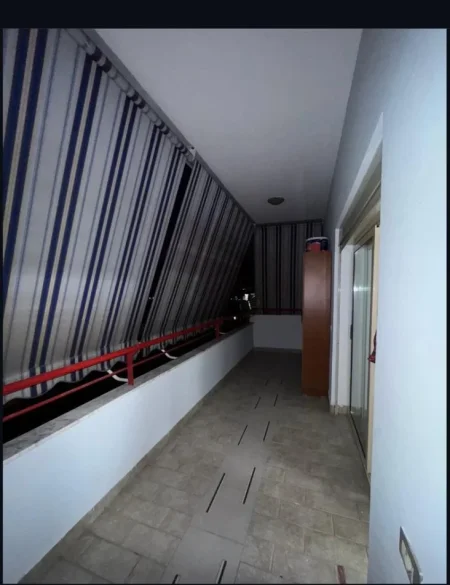 Tirane, jepet me qera apartament 2+1 , 101 m² 60.009 € (Rruga Asim Vokshi)