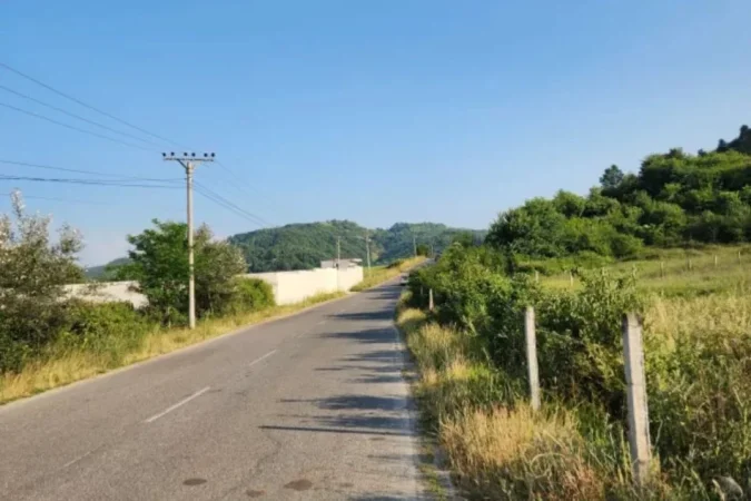 🟤 Shitet Tokë 4000m² Vishnje - Femra 100 📍) 265,000€ - Vendodhje Strategjike 🟢