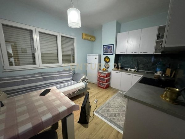 Tirane, shes 1+1+Aneks+Ballkon Kati 1, 112 m² 200.000 € 