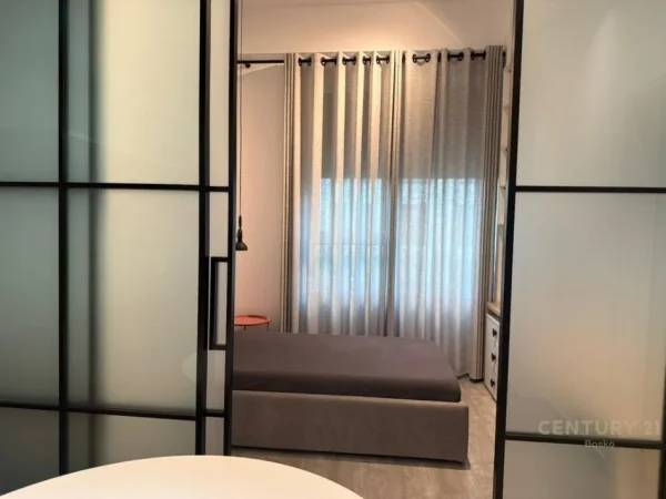 Tirane, shitet apartament 2+1+Ballkon Kati 1, 65 m² 150.000 € (Kompleksi Magnet, 21 Dhjetori)