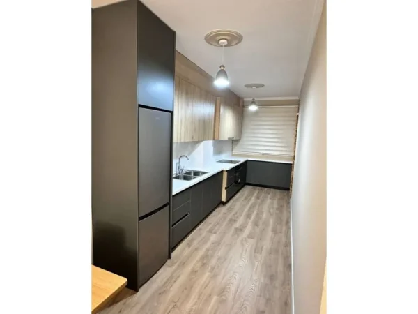 Tirane, shitet apartament 2+1+Ballkon Kati 8, 105 m² 168.000 € (astir)