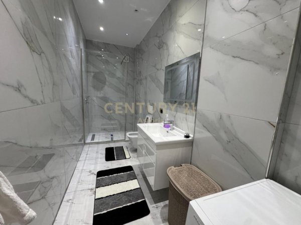 Tirane, shitet apartament 2+1 Kati 2, 106 m² 155.000 € (fresku)