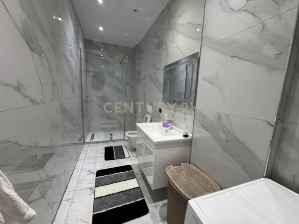 Tirane, shitet apartament 2+1 Kati 2, 106 m² 155.000 € (fresku)