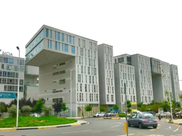 Tirane, shitet apartament , 430.000 € (Komuna e Parisit)