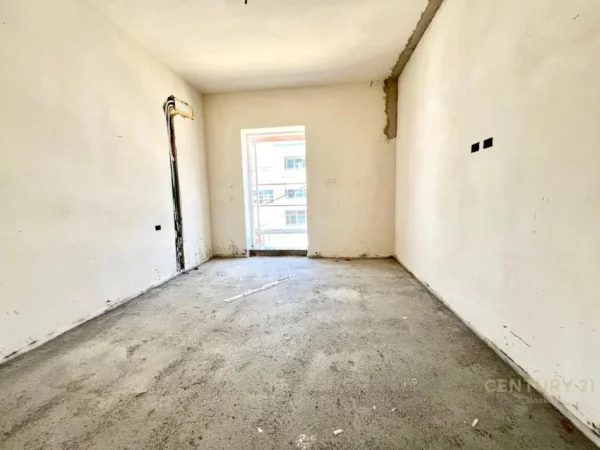 Tirane, shitet apartament , 430.000 € (Komuna e Parisit)