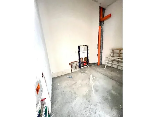 Tirane, shitet apartament , 430.000 € (Komuna e Parisit)