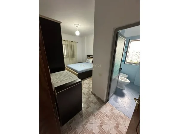 Tirane, jepet me qera apartament 2+1+Ballkon Kati 7, 100 m² 500 € (Astir vila-L)