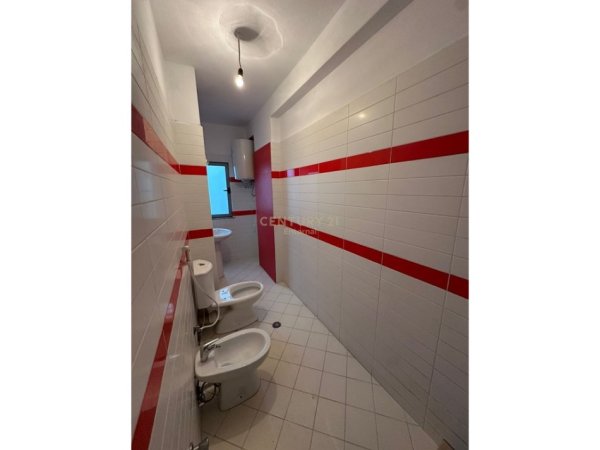 Tirane, jepet me qera apartament 2+1+Ballkon Kati 7, 100 m² 500 € (Astir vila-L)