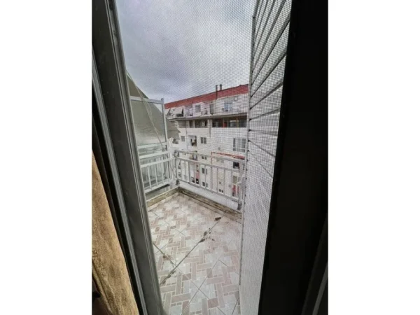 Tirane, jepet me qera apartament 2+1+Ballkon Kati 7, 100 m² 500 € (Astir vila-L)