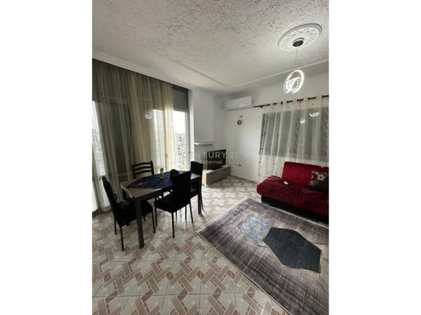 Tirane, jepet me qera apartament 2+1+Ballkon Kati 7, 100 m² 500 € (Astir vila-L)