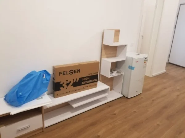 Tirane, jepet me qera apartament 1+1 Kati 3, 60 m² 450 € (ali demi)