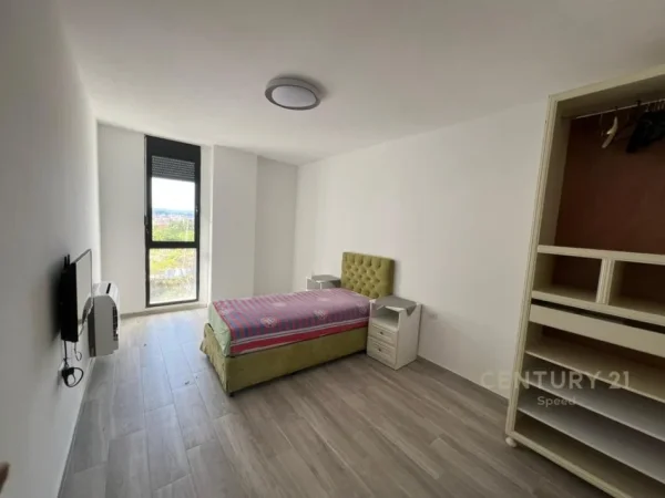 Tirane, jepet me qera apartament 1+1 Kati 2, 69 m² 350 € (rruga 5 maji)