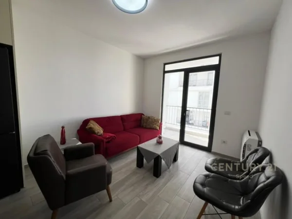 Tirane, jepet me qera apartament 1+1 Kati 2, 69 m² 350 € (rruga 5 maji)
