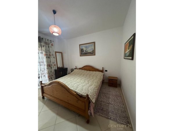 Tirane, jepet me qera apartament 2+1+Ballkon Kati 8, 100 m² 700 € (pazari ri)