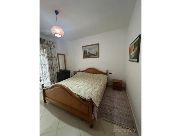 Tirane, jepet me qera apartament 2+1+Ballkon Kati 8, 100 m² 700 € (pazari ri)