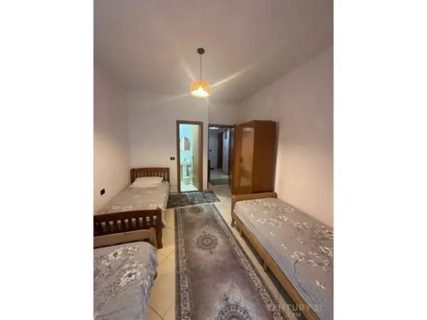 Tirane, jepet me qera apartament 2+1+Ballkon Kati 8, 100 m² 700 € (pazari ri)