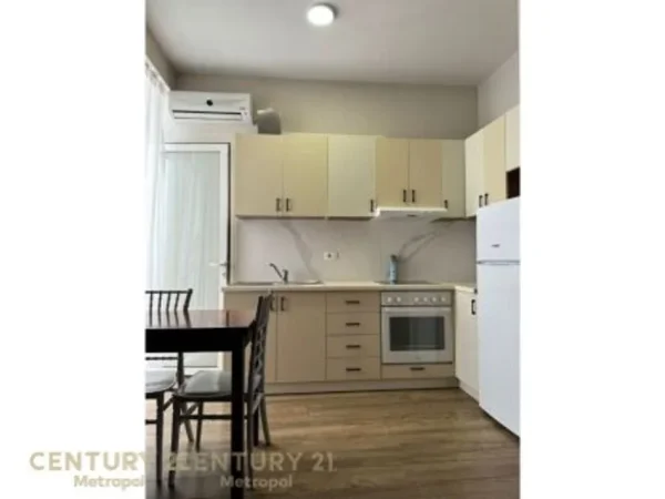 Tirane, jepet me qera apartament 1+1 Kati 3, 41 m² 500 € (liqeni artificial)