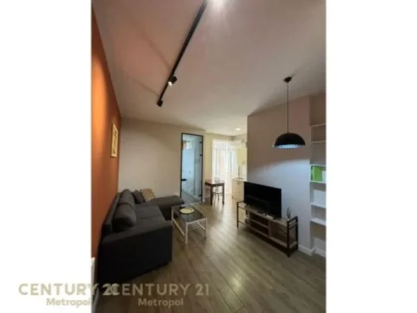 Tirane, jepet me qera apartament 1+1 Kati 3, 41 m² 500 € (liqeni artificial)