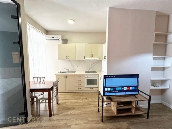 Tirane, jepet me qera apartament 1+1 Kati 3, 41 m² 500 € (liqeni artificial)