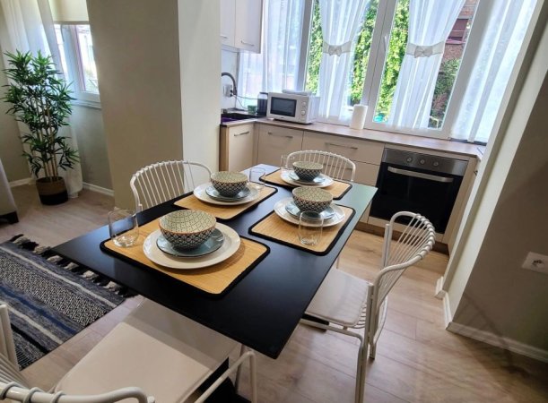 Me Qera : 1+1📍Qender (150m nga Sheshi Skenderbej🔥) - 70.000 Lek - S.66m² - E Investuar ne Detaje✨