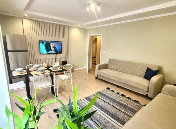 Me Qera : 1+1📍Qender (150m nga Sheshi Skenderbej🔥) - 70.000 Lek - S.66m² - E Investuar ne Detaje✨