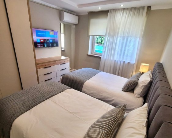 Me Qera : 1+1📍Qender (150m nga Sheshi Skenderbej🔥) - 70.000 Lek - S.66m² - E Investuar ne Detaje✨