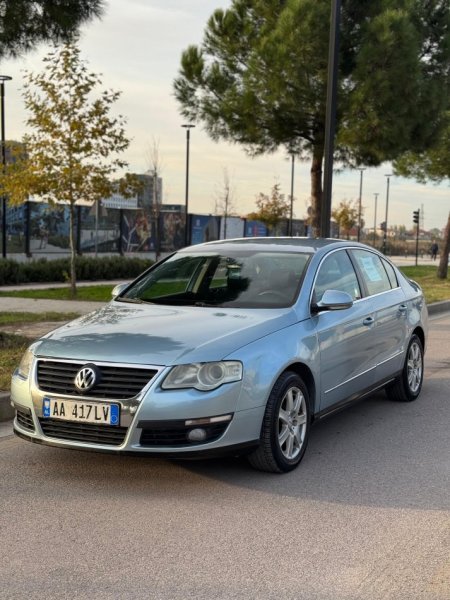 Tirane, shitet makine Passat Nafte, blu e hapur manuale Klima 320.000 km 3.200 €