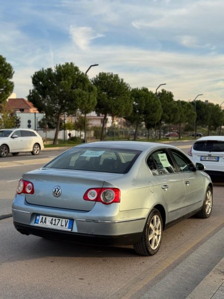 Tirane, shitet makine Passat Nafte, blu e hapur manuale Klima 320.000 km 3.200 €