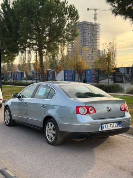 Tirane, shitet makine Passat Nafte, blu e hapur manuale Klima 320.000 km 3.200 €