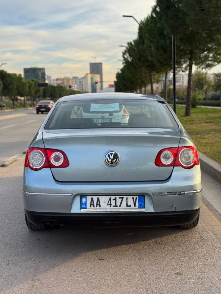 Tirane, shitet makine Passat Nafte, blu e hapur manuale Klima 320.000 km 3.200 €