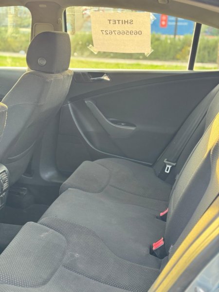 Tirane, shitet makine Passat Nafte, blu e hapur manuale Klima 320.000 km 3.200 €