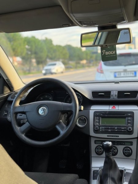 Tirane, shitet makine Passat Nafte, blu e hapur manuale Klima 320.000 km 3.200 €